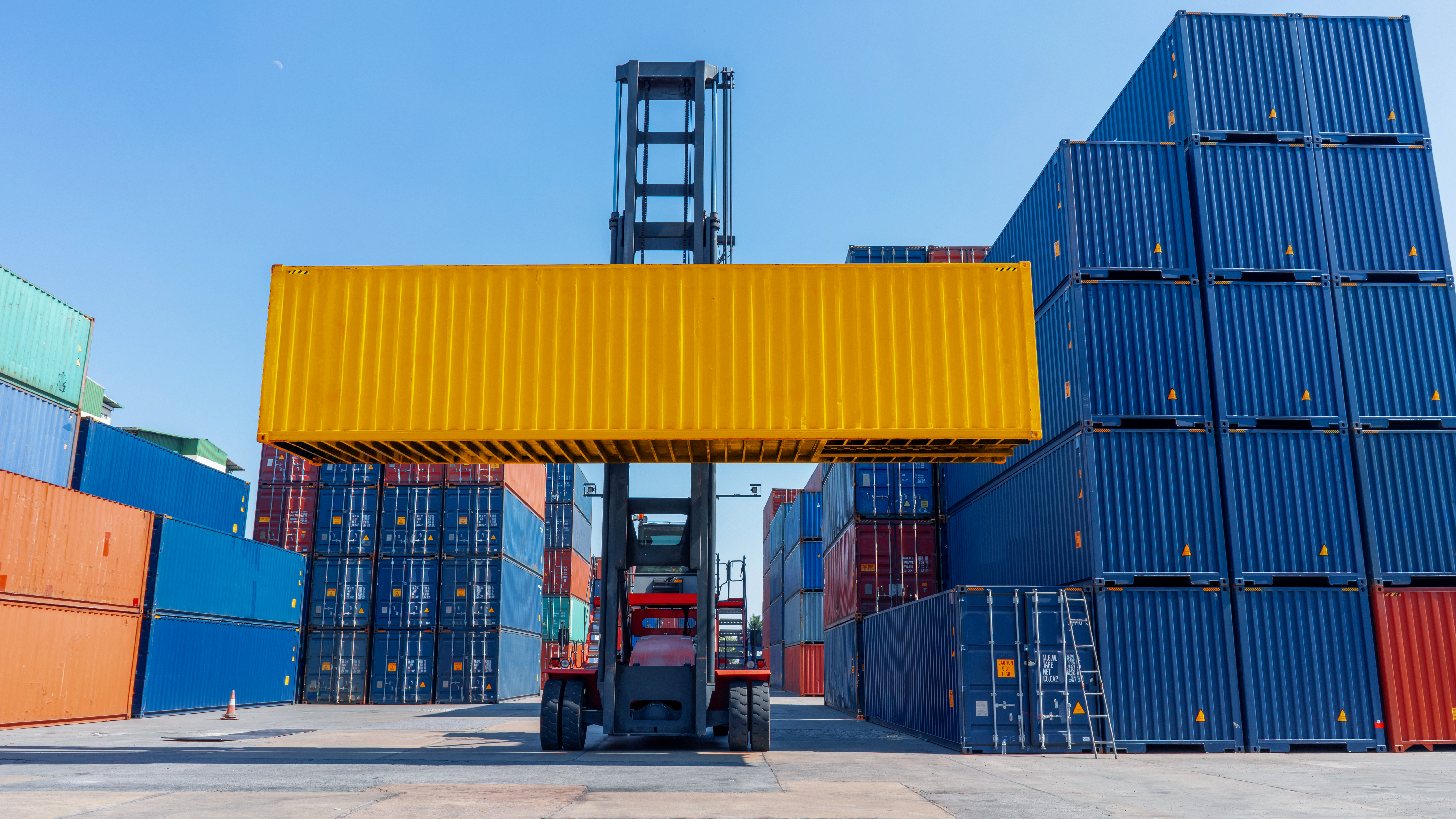 container-forklift